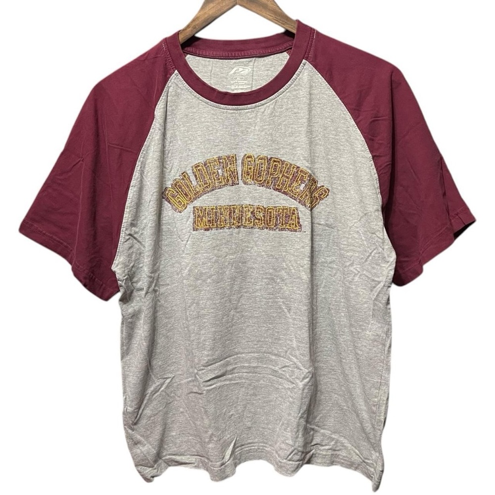 university of Minnesota Golden gophers college sports vintage 2000s T-shirt tee